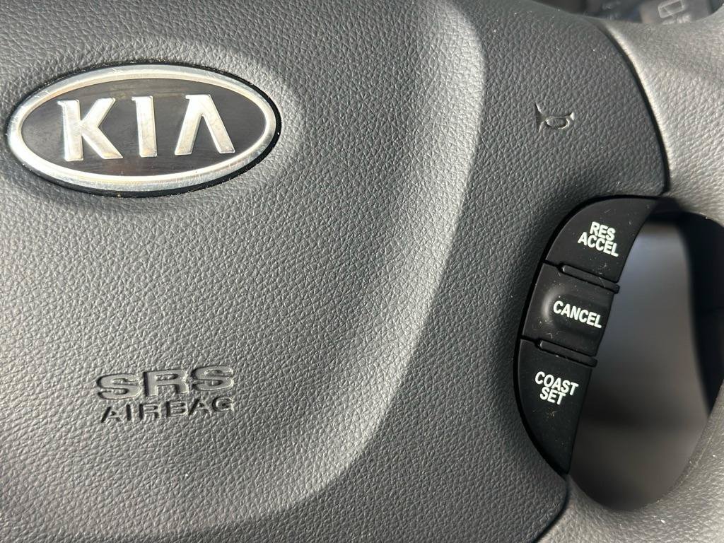 Used 2009 Kia Sedona FWD image 24