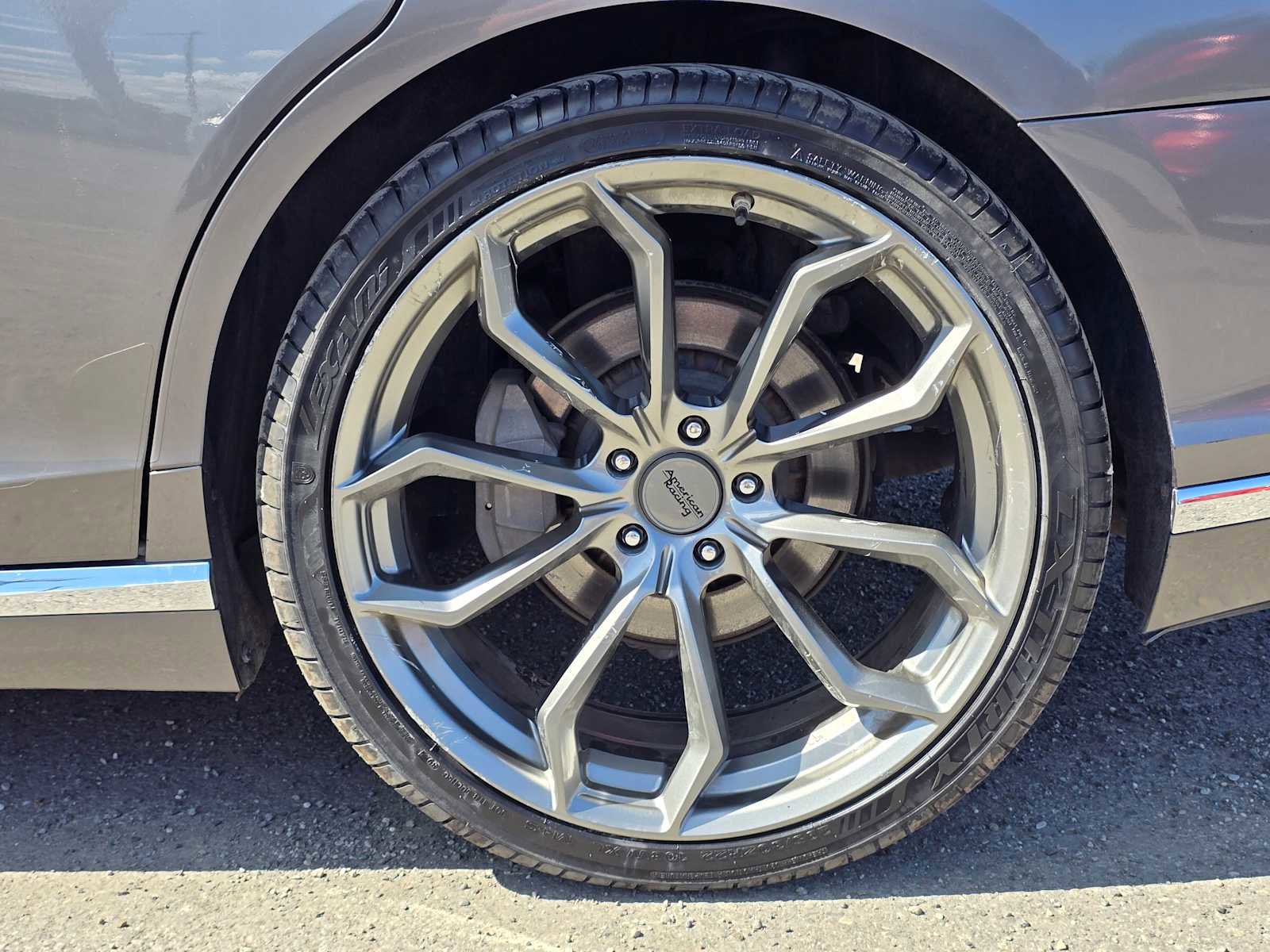 Used 2018 Lexus LS 500 w/ Accessory Package (Z2) image 9