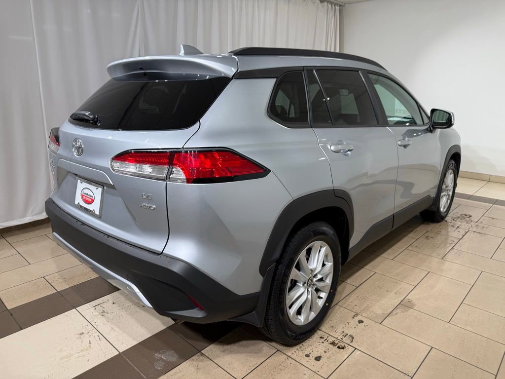 Certified 2023 Toyota Corolla Cross LE image 5