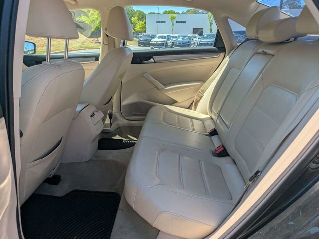 Used 2015 Volkswagen Passat 1.8T Limited Edition image 13