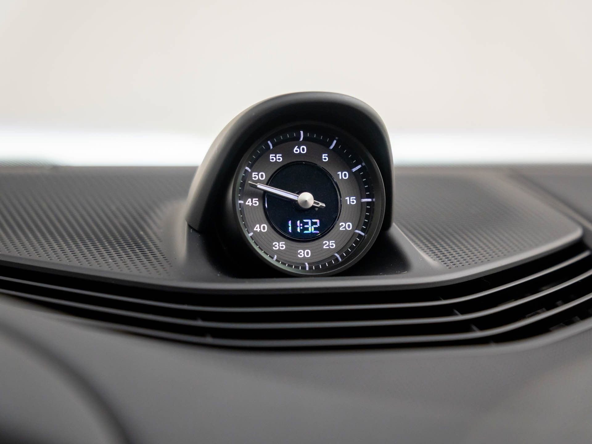 New 2026 Porsche Taycan image 28