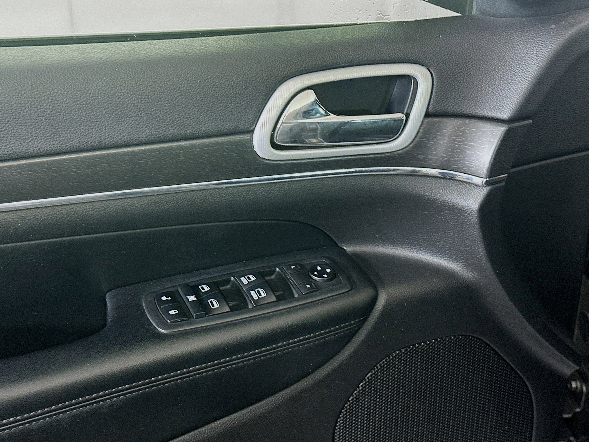 Used 2018 Jeep Grand Cherokee Limited image 15