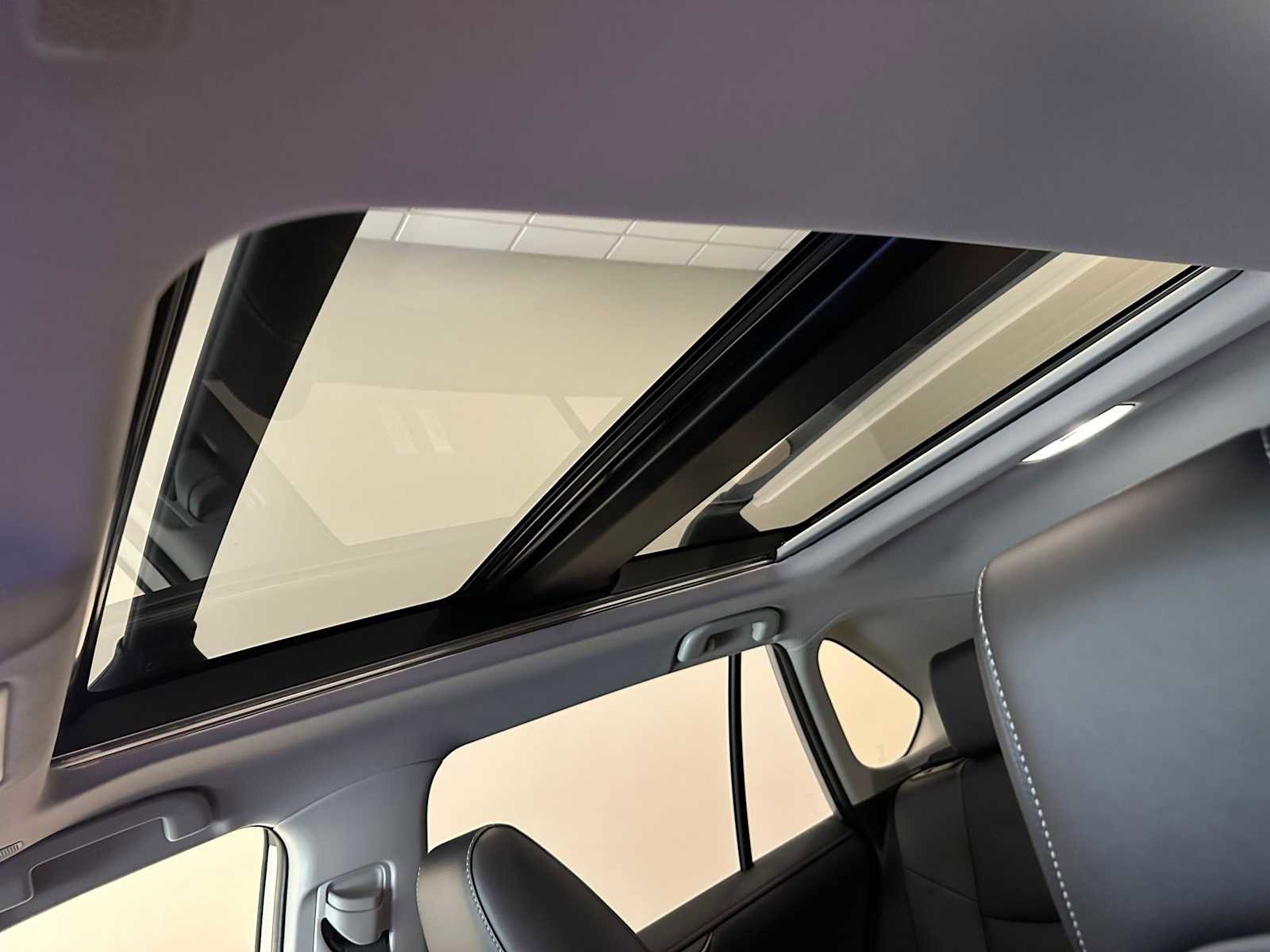 Used 2024 Toyota RAV4 Limited w/ Advanced Technology Package AWD/4WD image 34