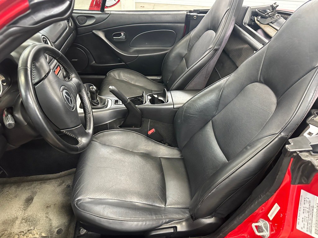 Used 2004 MAZDA MX-5 Miata LS RWD image 5