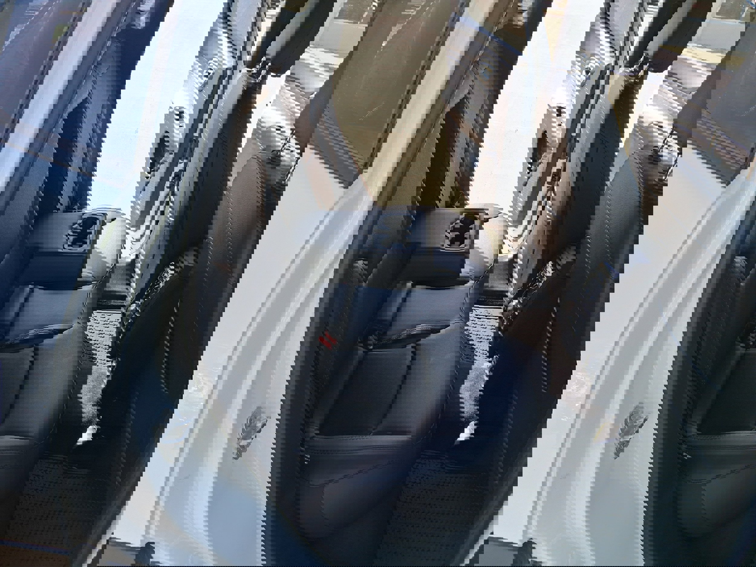 Used 2024 Jeep Compass Latitude image 19