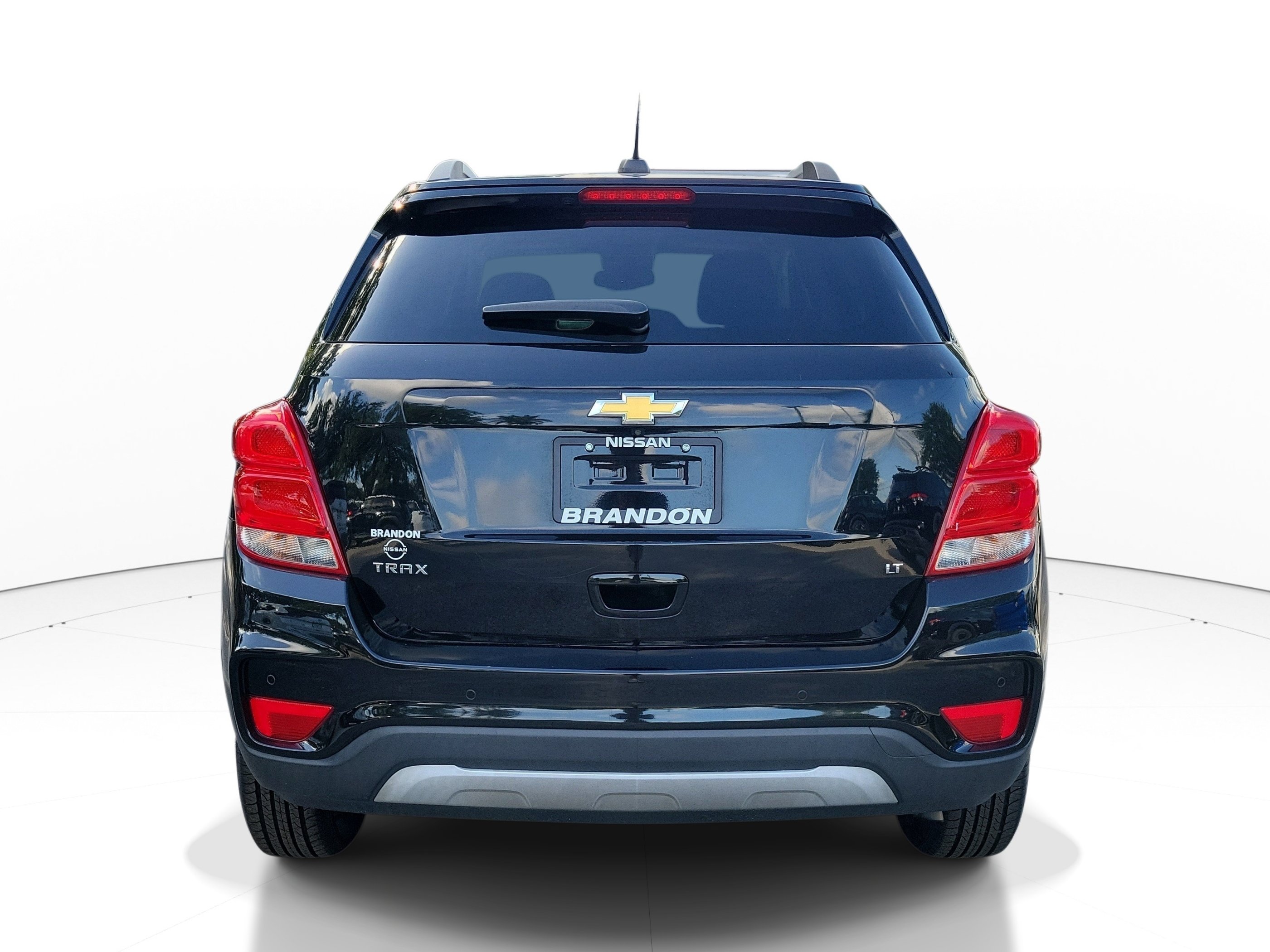 Used 2020 Chevrolet Trax LT w/ Driver Confidence Package FWD image 6