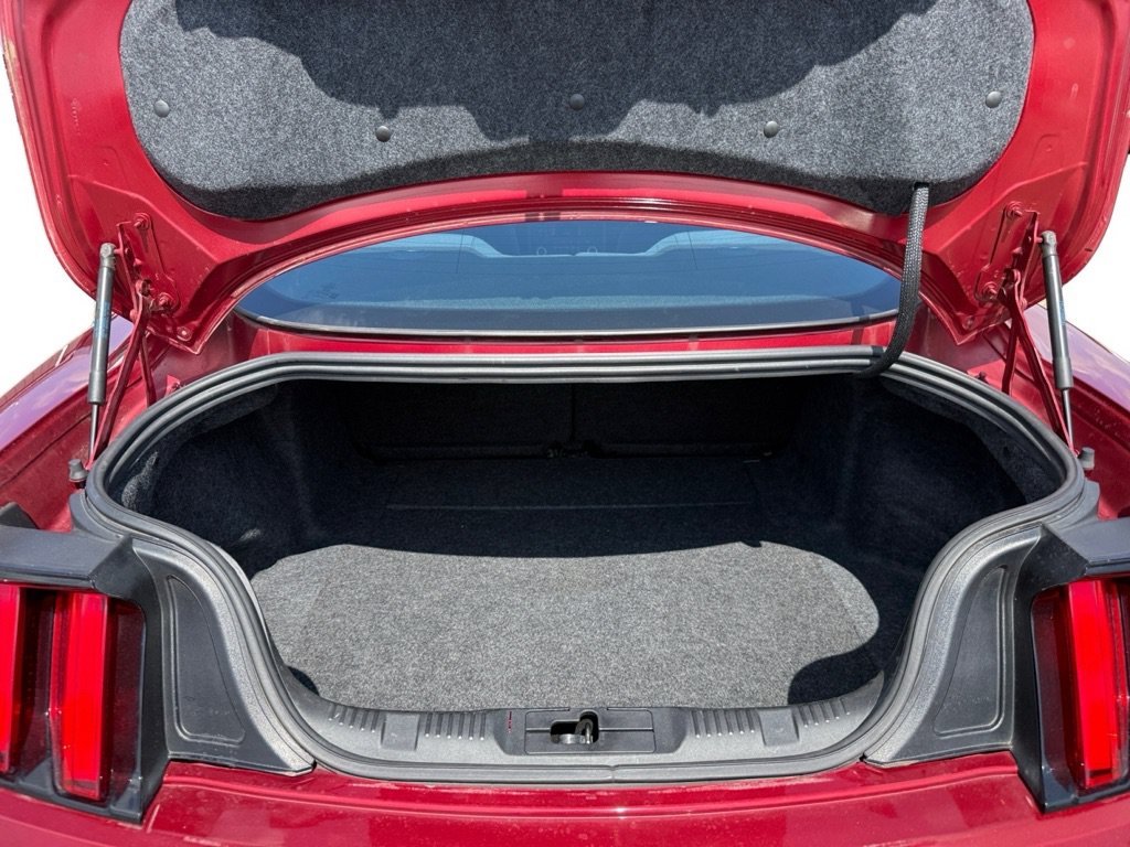 Used 2017 Ford Mustang Coupe RWD image 15