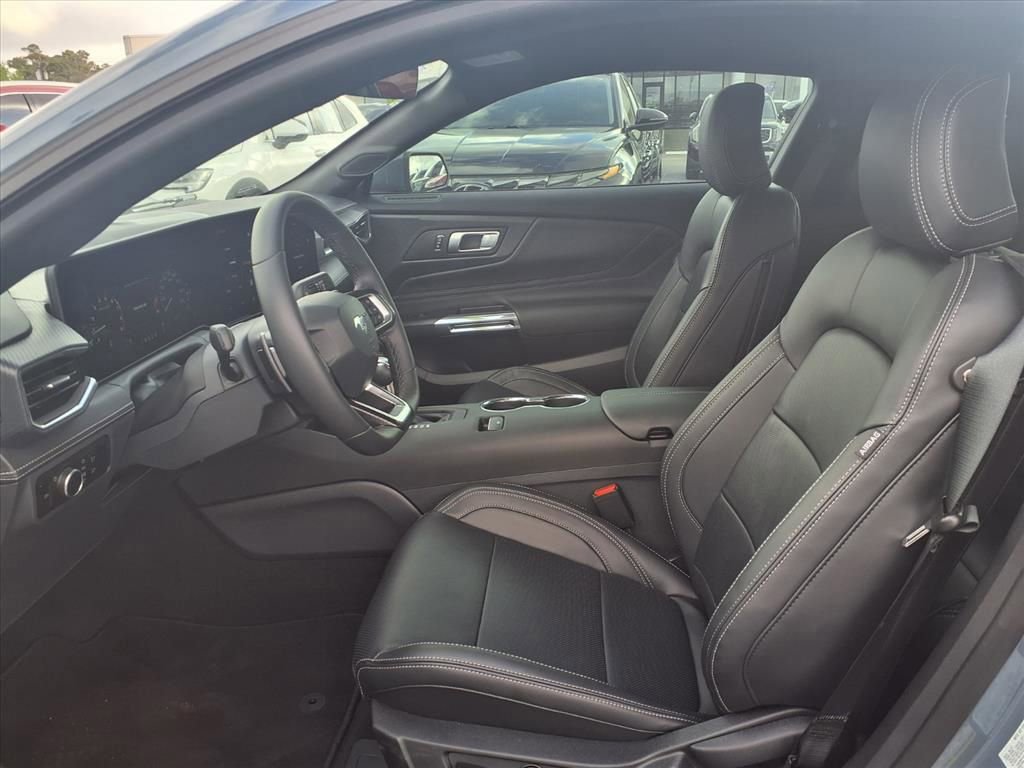Used 2025 Ford Mustang GT Premium image 17