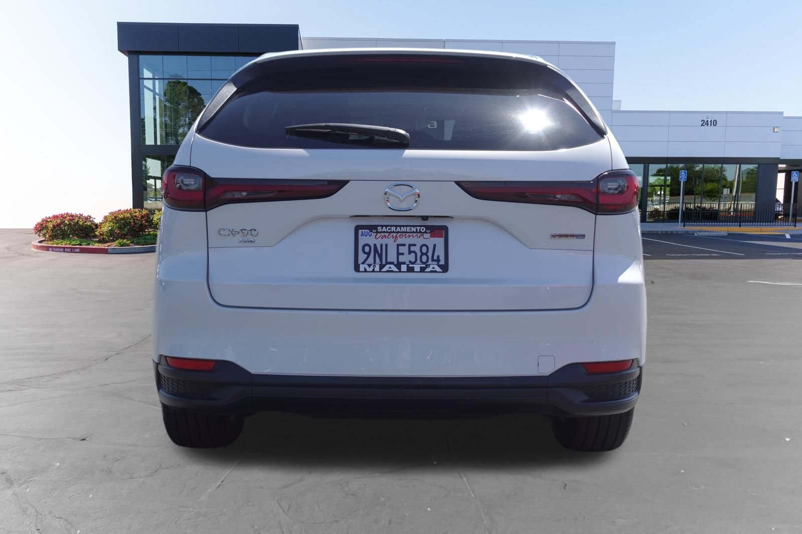 Certified 2024 MAZDA CX-90 Plug-In Hybrid w/ Preferred AWD/4WD image 5