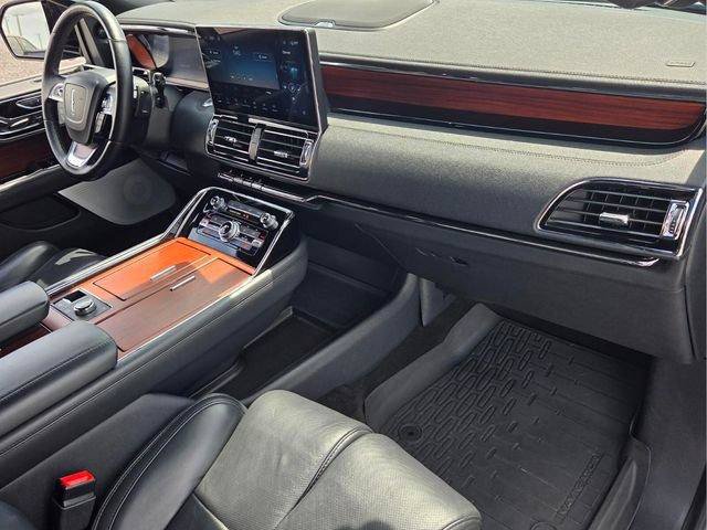 Used 2022 Lincoln Navigator Reserve RWD image 21