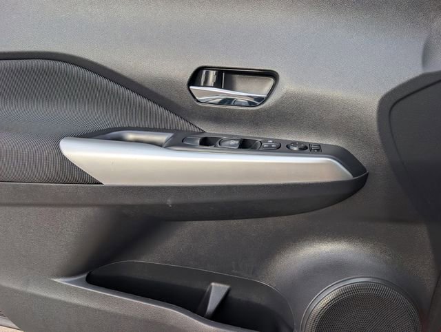 Used 2019 Nissan Kicks SV image 13