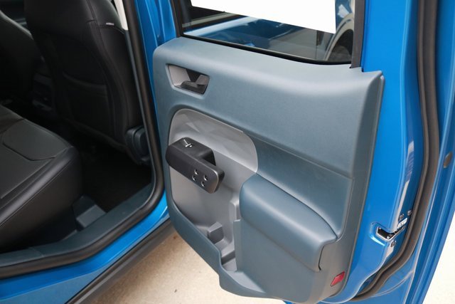 New 2025 Ford Maverick Lariat w/ Black Appearance Package image 21