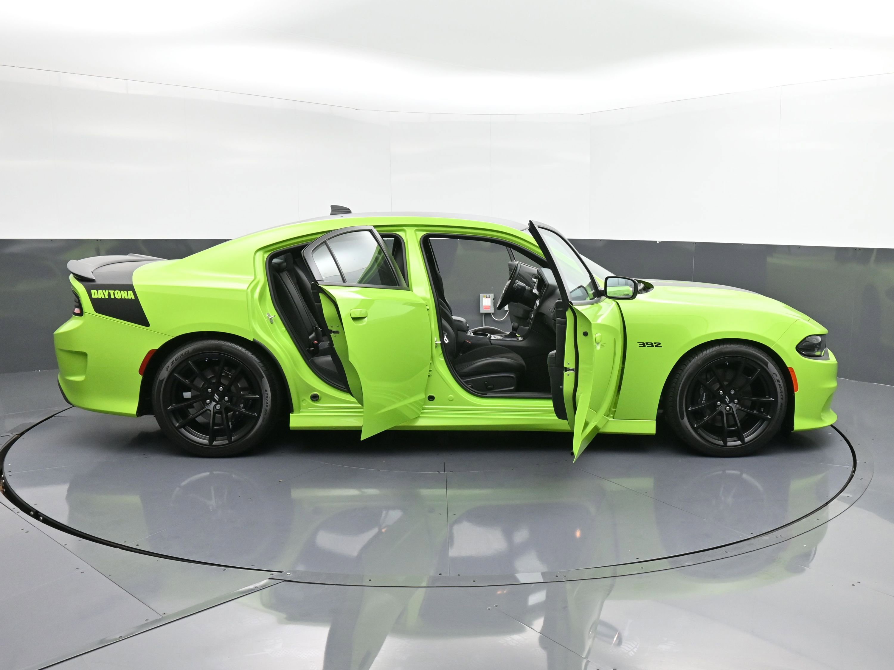 Used 2023 Dodge Charger Scat Pack w/ Daytona Edition Group image 39