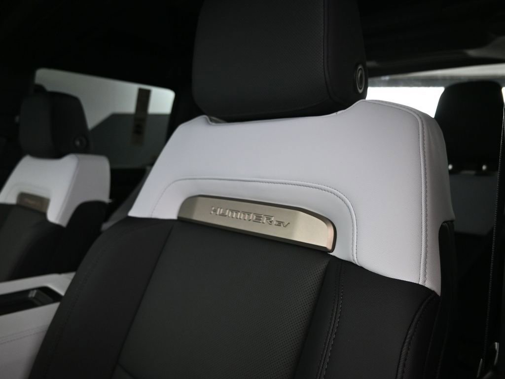 New 2025 GMC Hummer EV 2X w/ LPO, Dark Essentials Package image 17