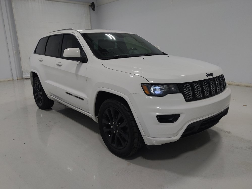 Used 2018 Jeep Grand Cherokee Altitude AWD/4WD image 13