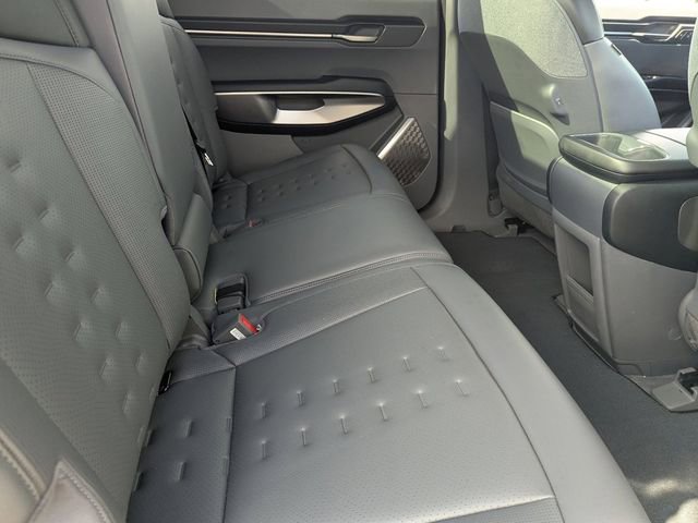 Used 2025 Kia EV9 Wind image 13