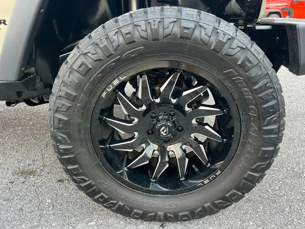 Used 2017 Jeep Wrangler Unlimited Rubicon AWD/4WD image 12