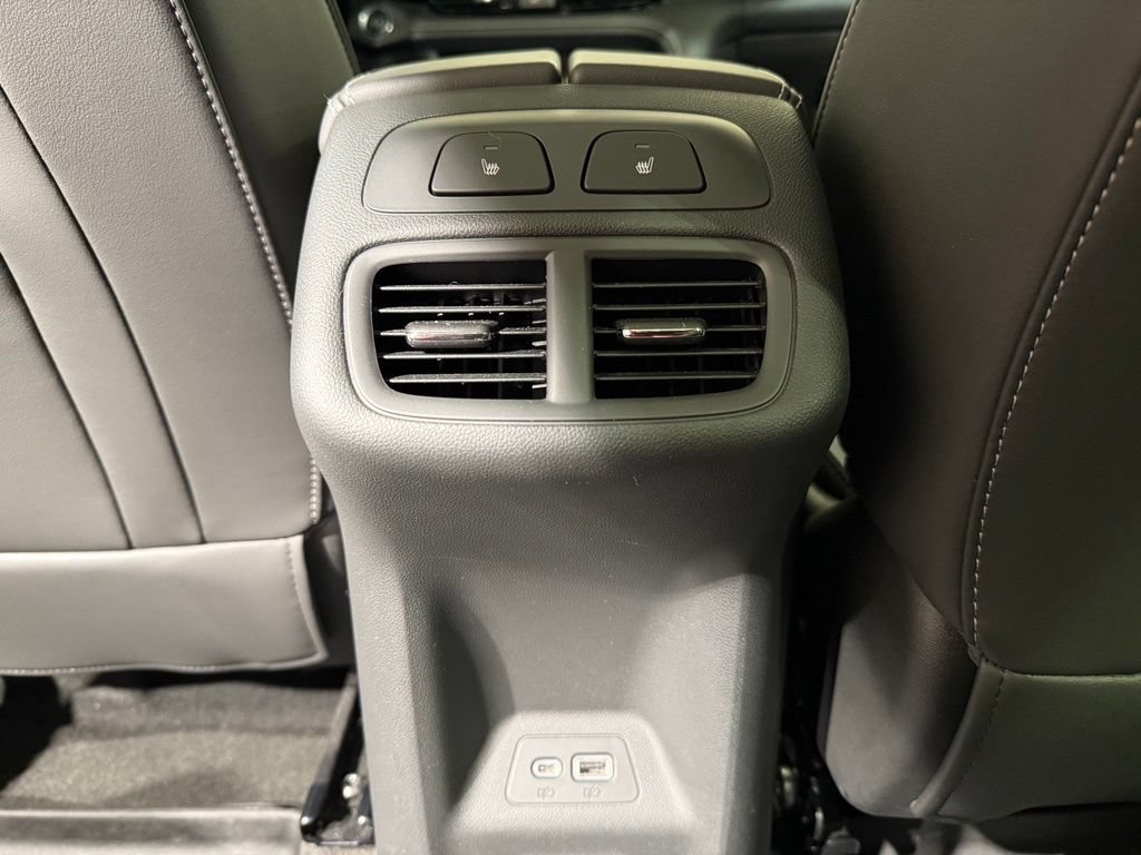 Used 2023 Buick Envision Avenir AWD/4WD image 22