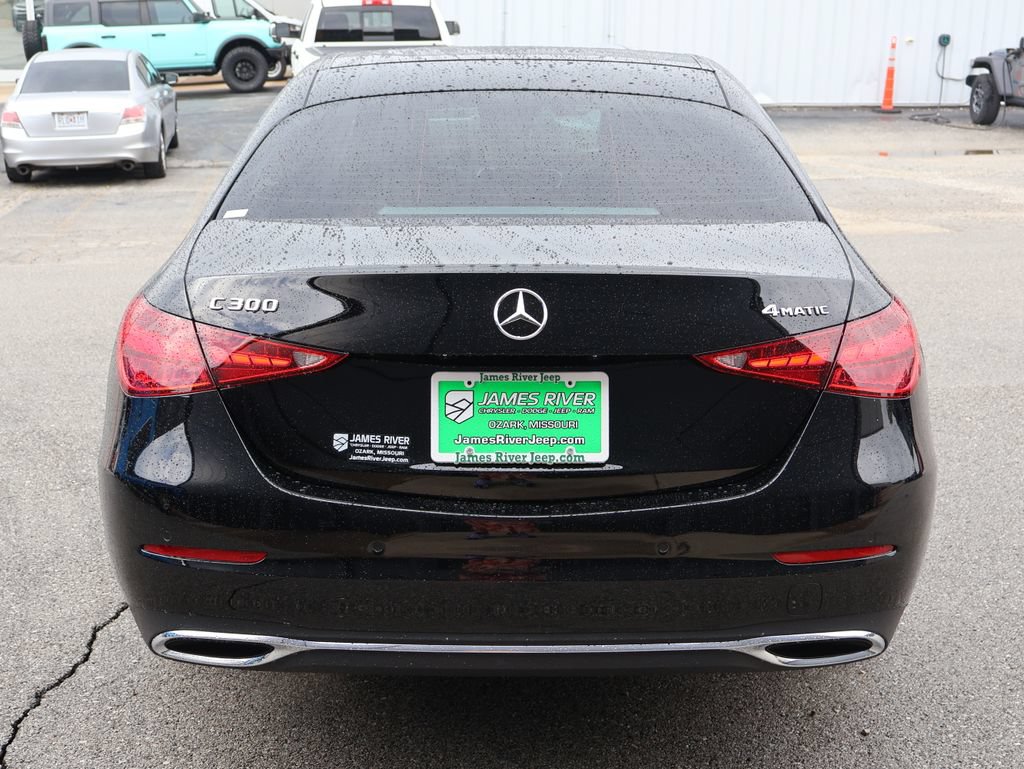 Used 2025 Mercedes-Benz C 300 4MATIC Sedan image 4