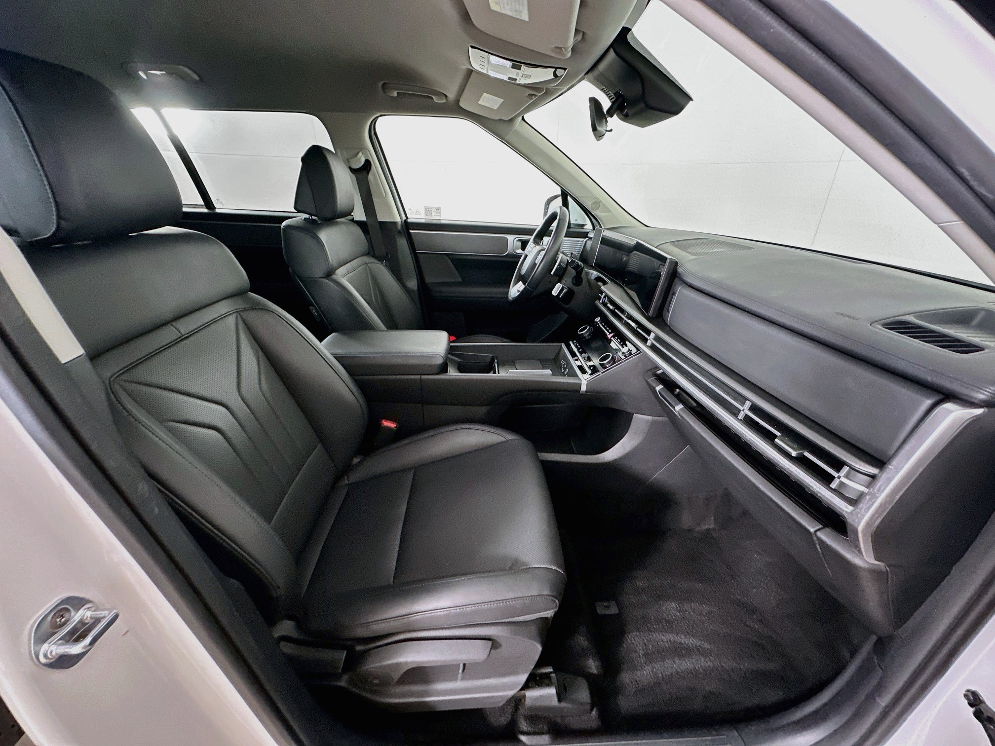 Used 2026 Hyundai Santa Fe SEL AWD/4WD image 31