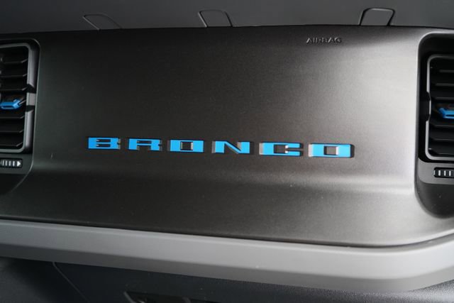 Used 2022 Ford Bronco Black Diamond w/ Sasquatch Package image 55