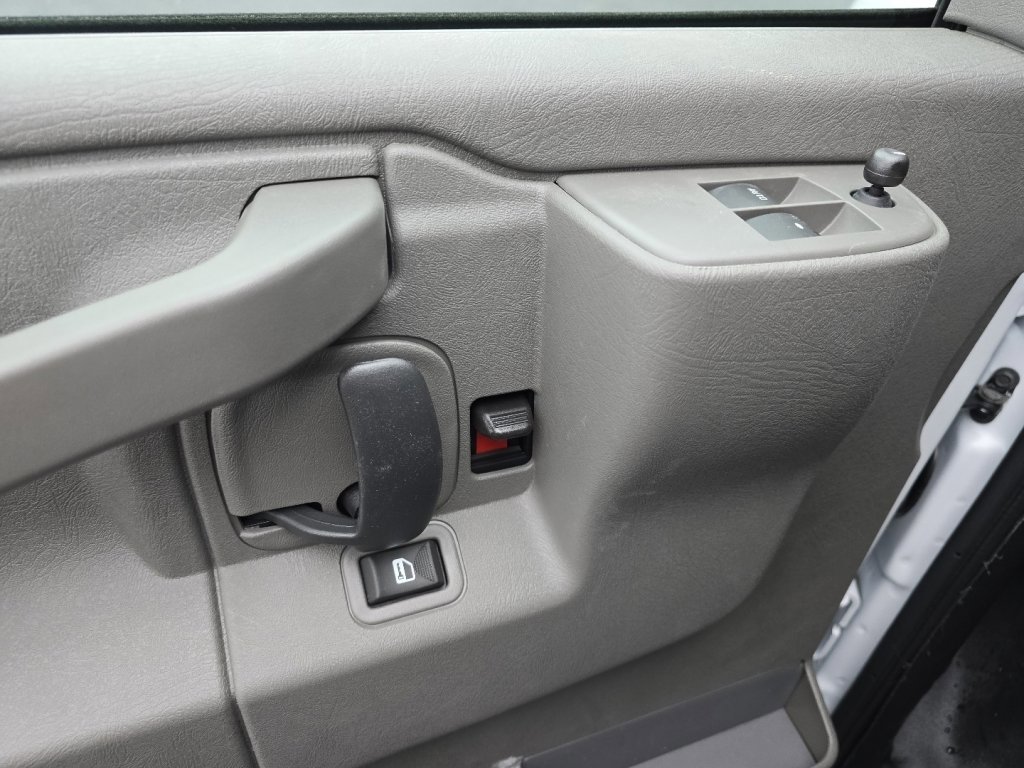 New 2025 Chevrolet Express 2500 image 13