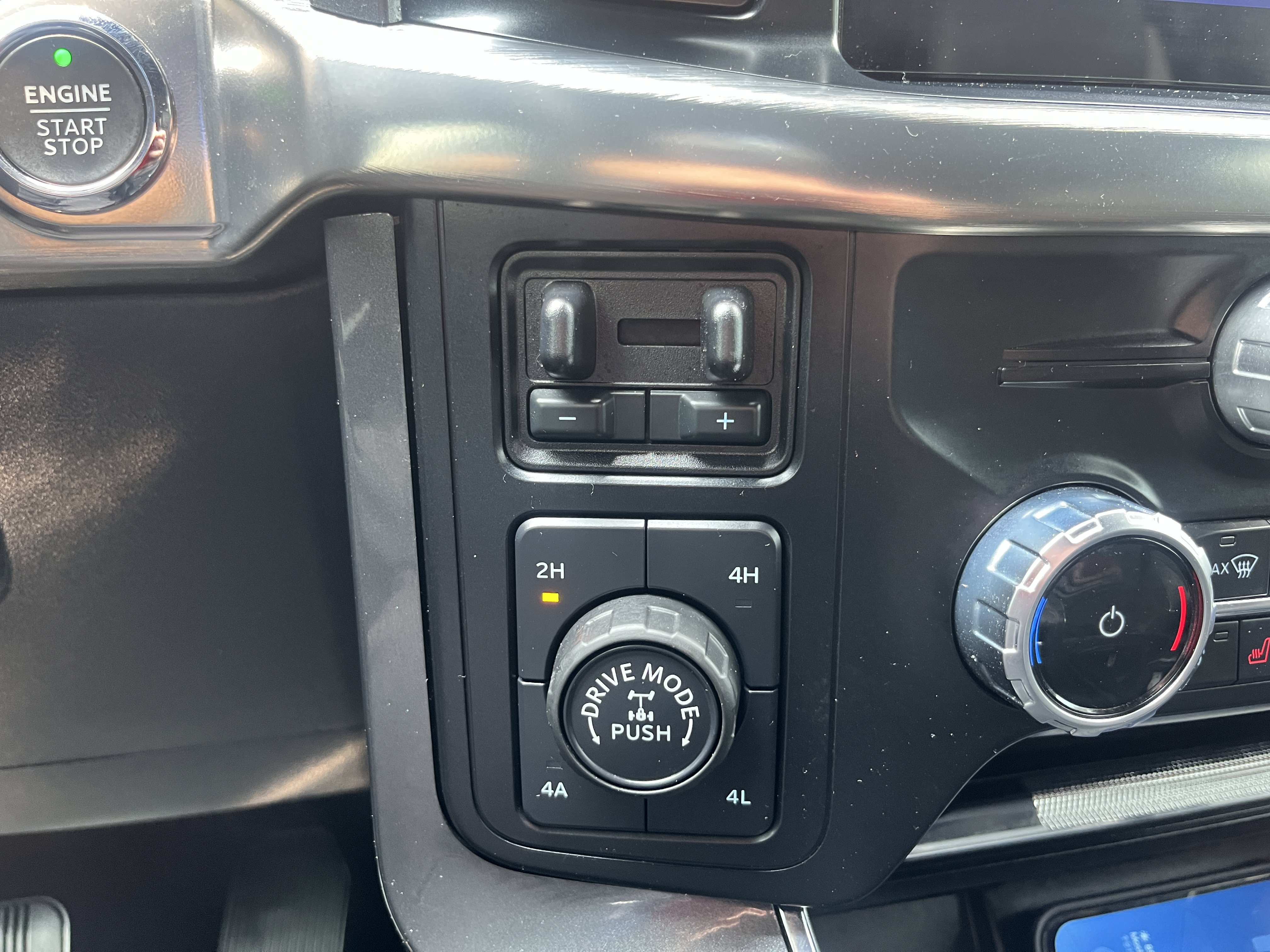 Used 2023 Ford F150 Lariat w/ Max Trailer Tow Package AWD/4WD image 25
