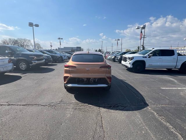 Used 2024 Buick Envista Sport Touring w/ Convenience I Package FWD image 4
