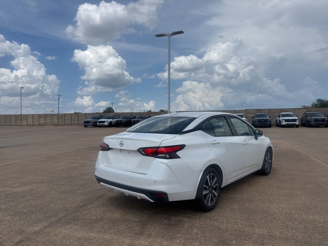 Certified 2022 Nissan Versa SV FWD image 17
