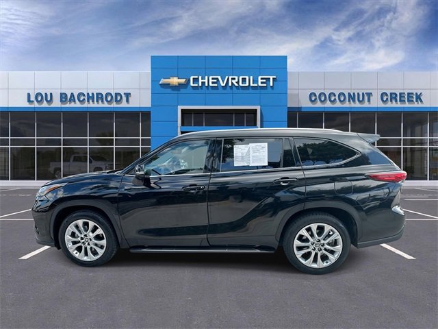 Used 2023 Toyota Highlander Limited image 5