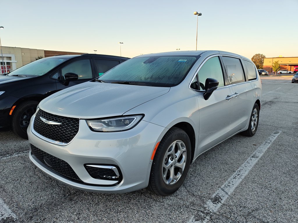 Used 2024 Chrysler Pacifica Limited
