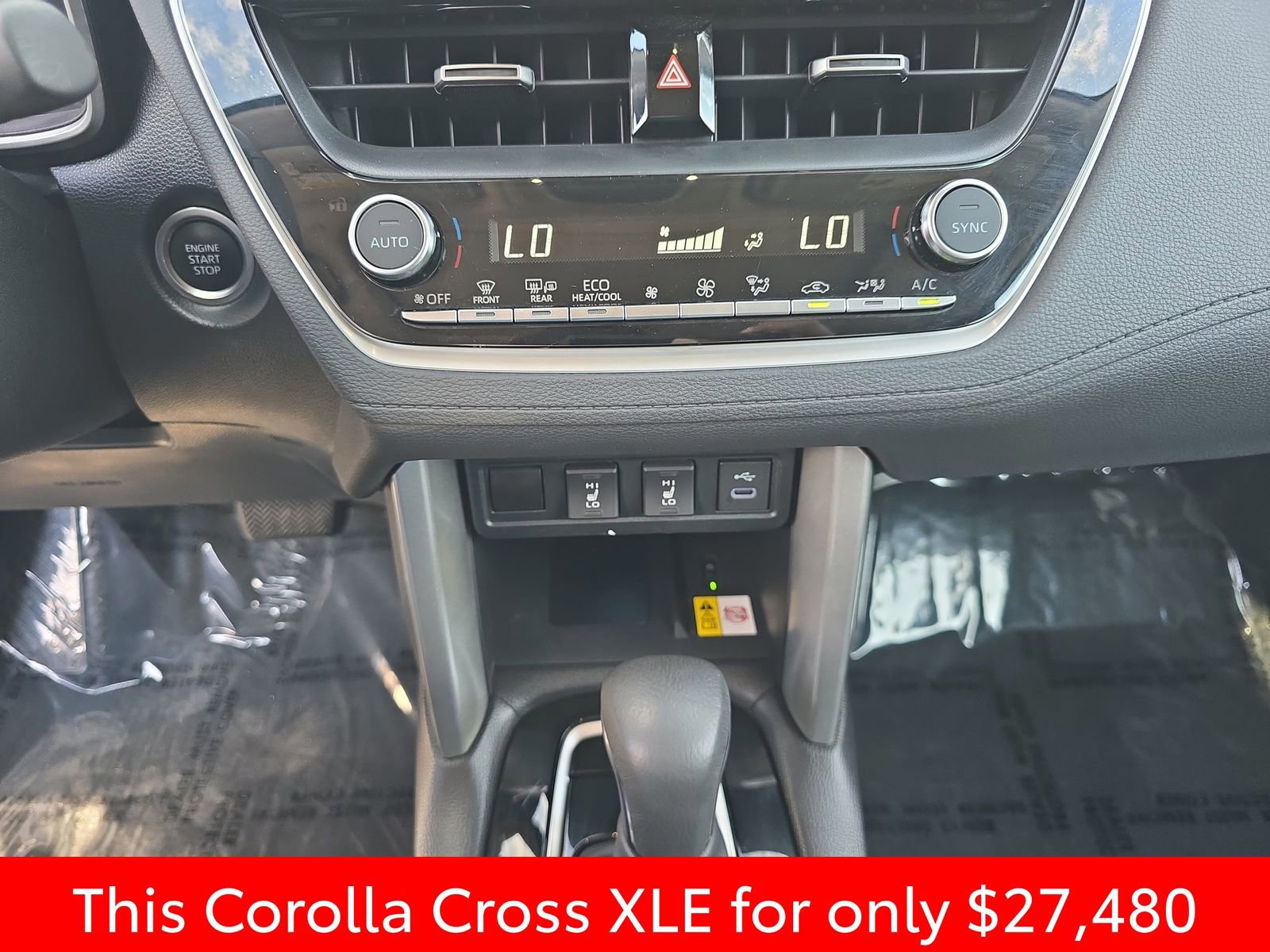 Used 2023 Toyota Corolla Cross XLE w/ Convenience Package image 31