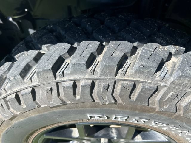 Used 2025 Jeep Gladiator Sport AWD/4WD image 26