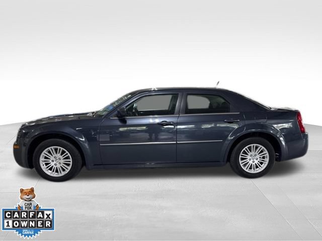 Used 2008 Chrysler 300 LX RWD image 2