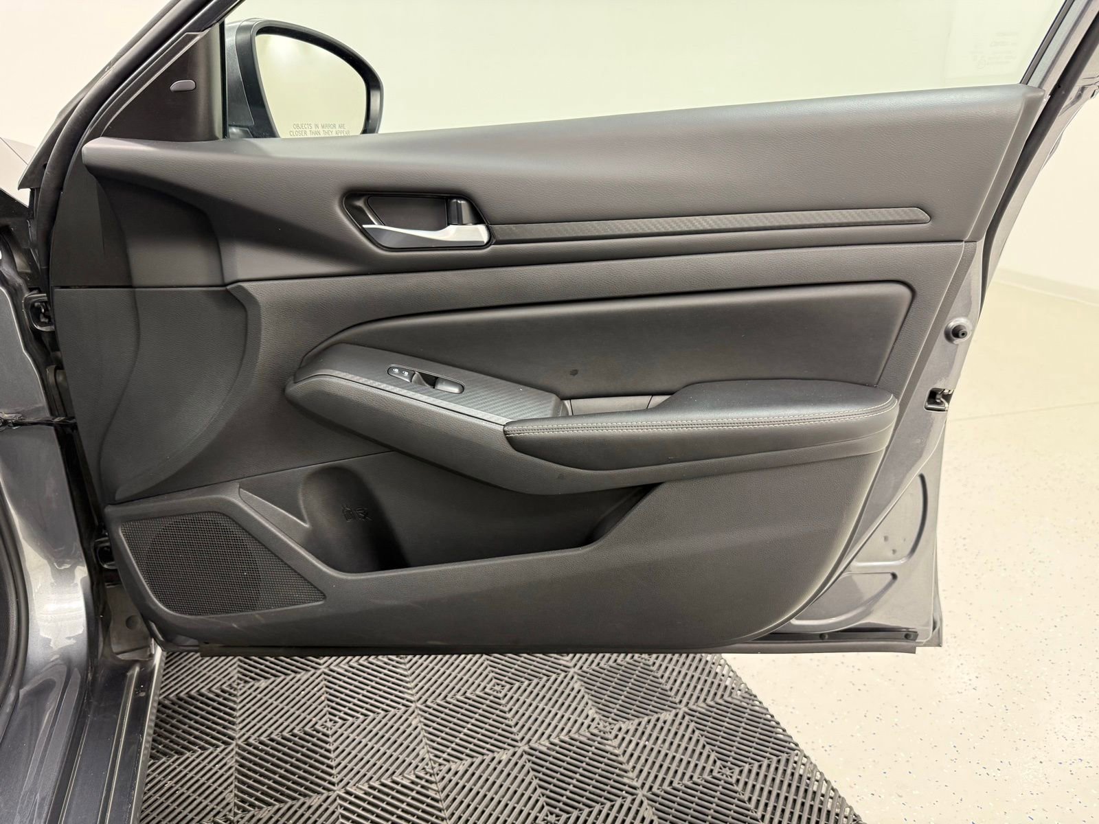 Used 2024 Nissan Altima 2.5 SV w/ SV Premium Package image 28