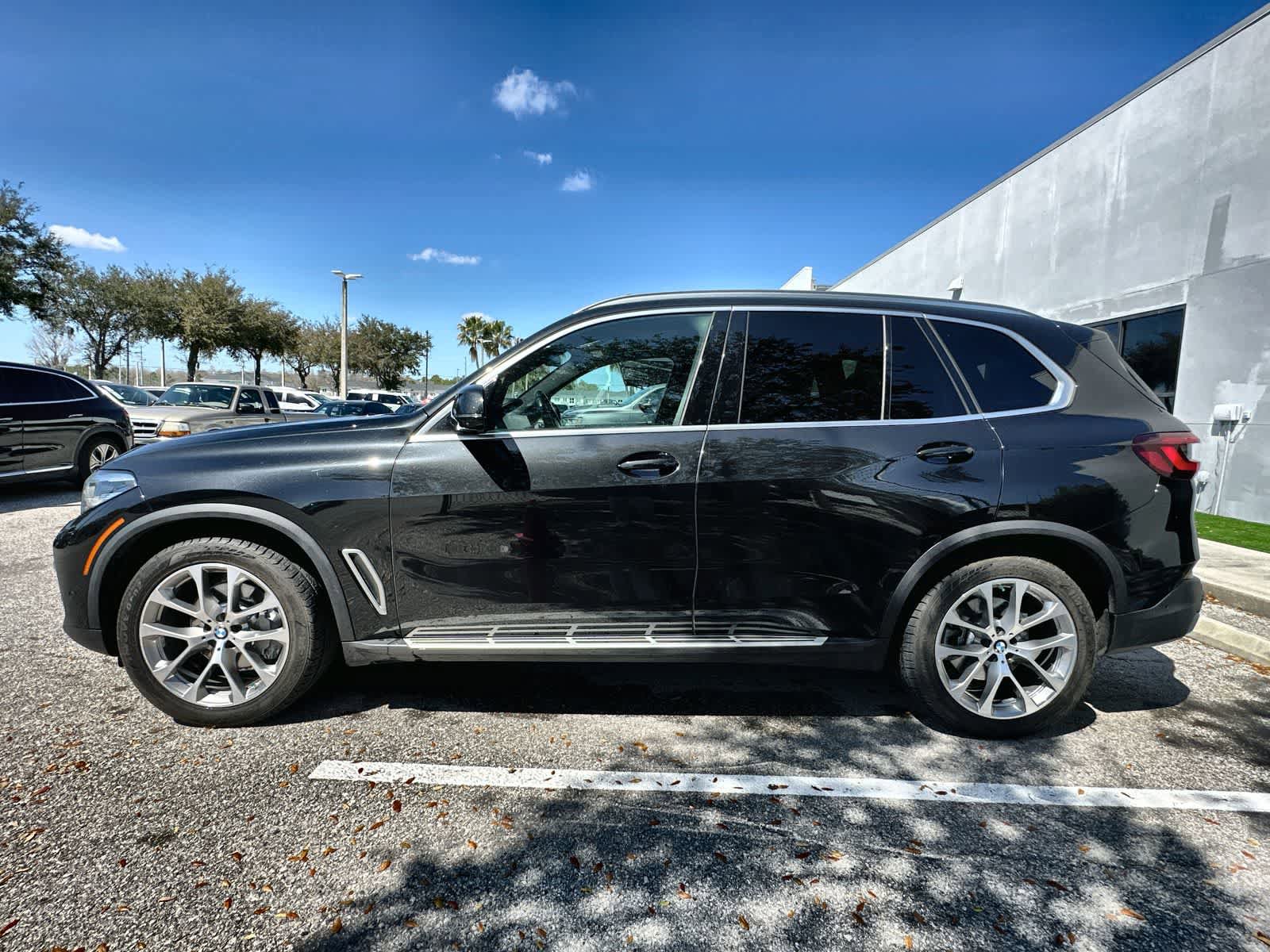Used 2023 BMW X5 xDrive40i w/ Premium Package AWD/4WD image 5