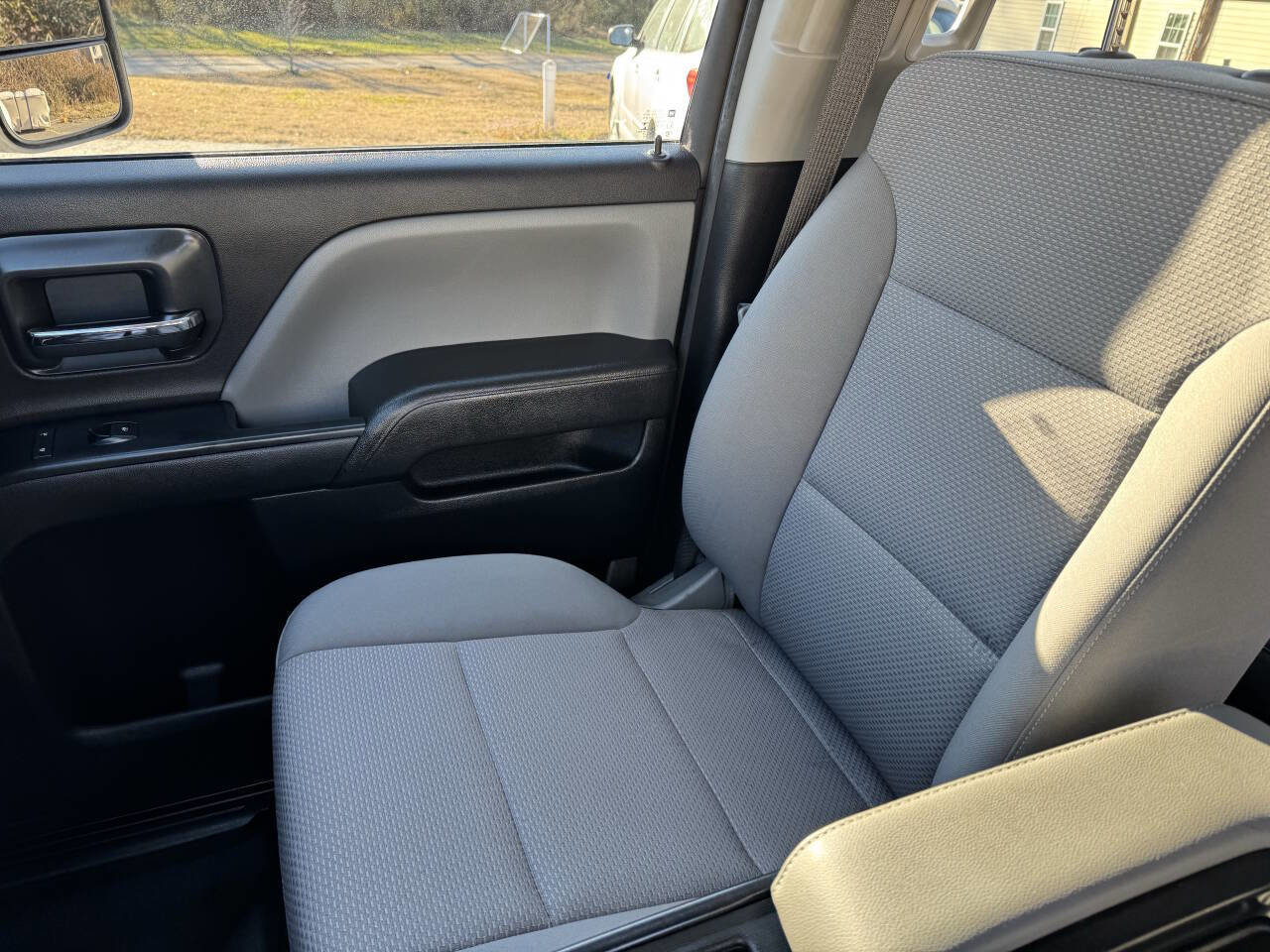 Used 2017 Chevrolet Silverado 3500 W/T image 4