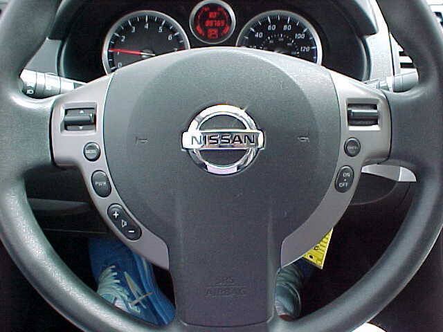 Used 2010 Nissan Sentra 2.0 SR FWD image 26