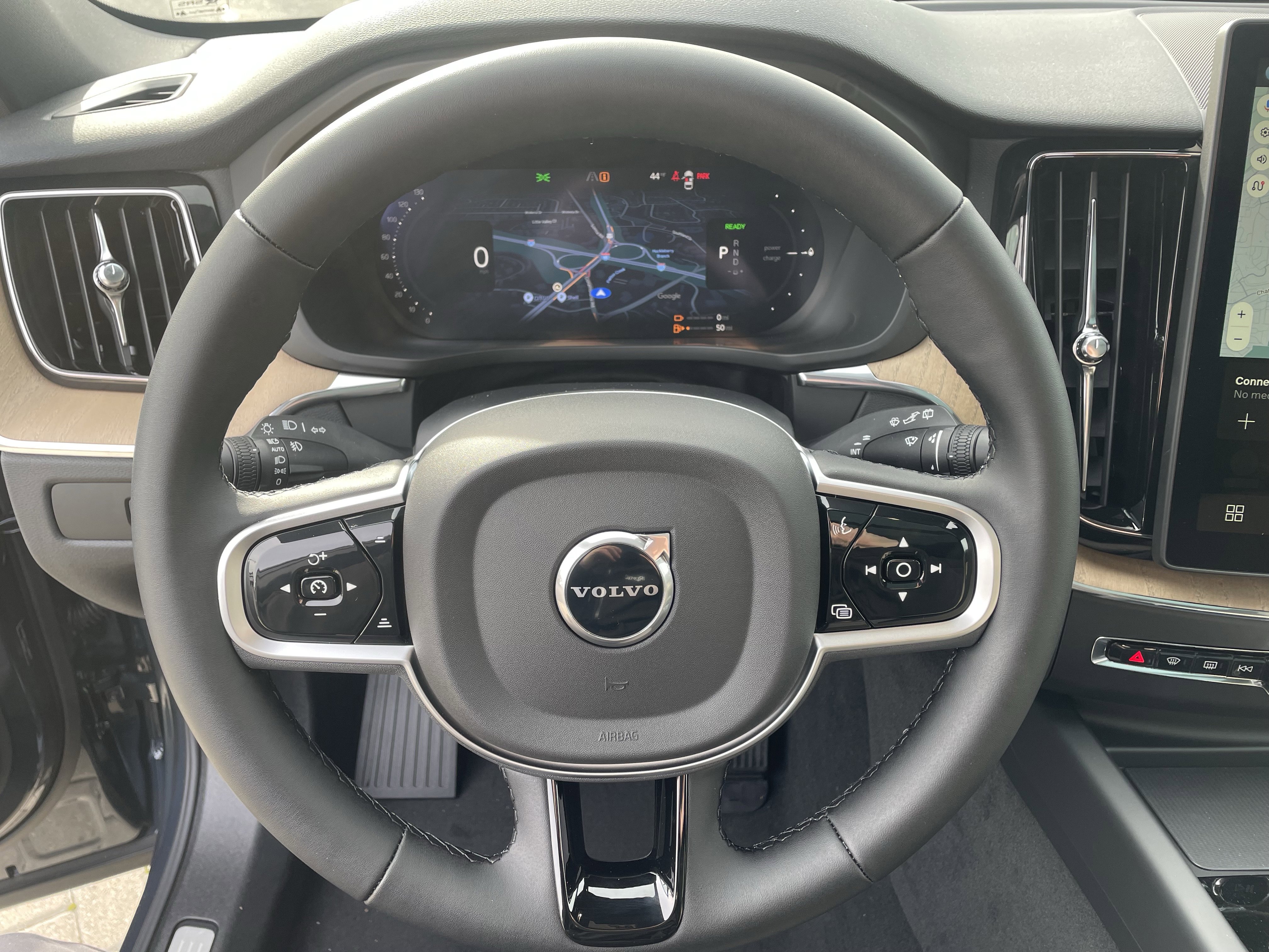 New 2026 Volvo XC60 T8 Core image 18