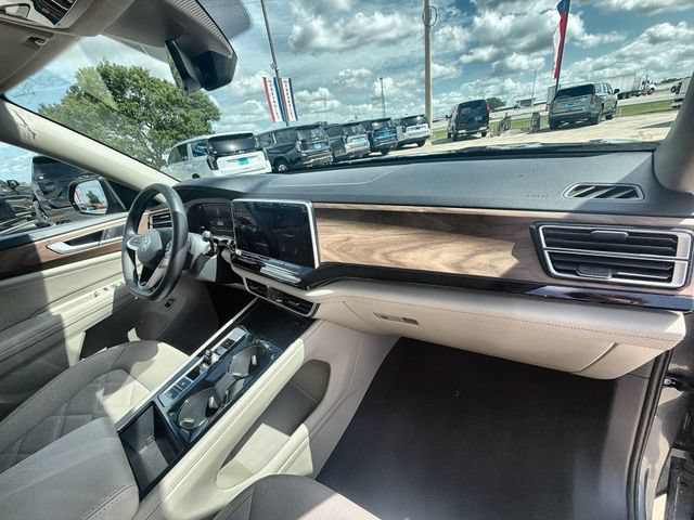 Used 2025 Volkswagen Atlas SE FWD image 28