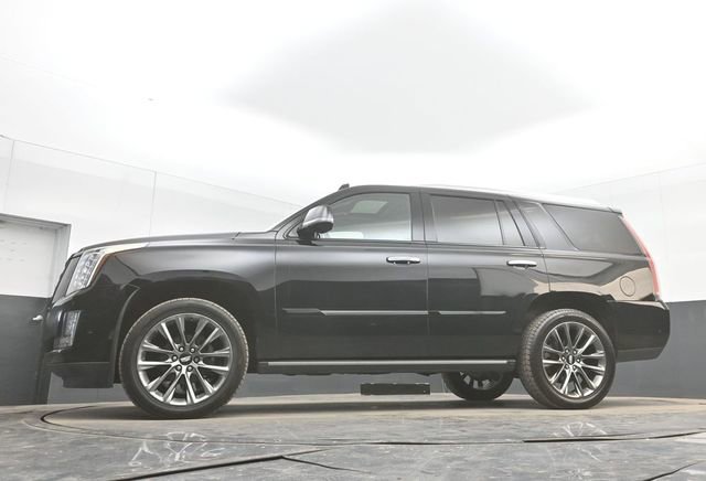 Used 2019 Cadillac Escalade Premium Luxury w/ Escalade Sport Edition AWD/4WD image 48