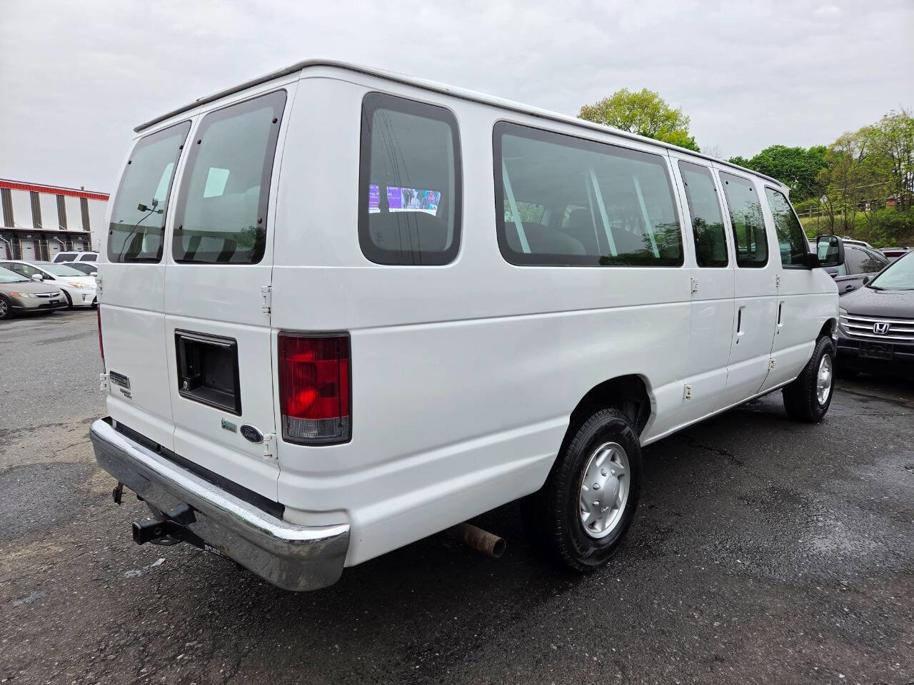 Used 2012 Ford E-350 and Econoline 350 XLT RWD image 5