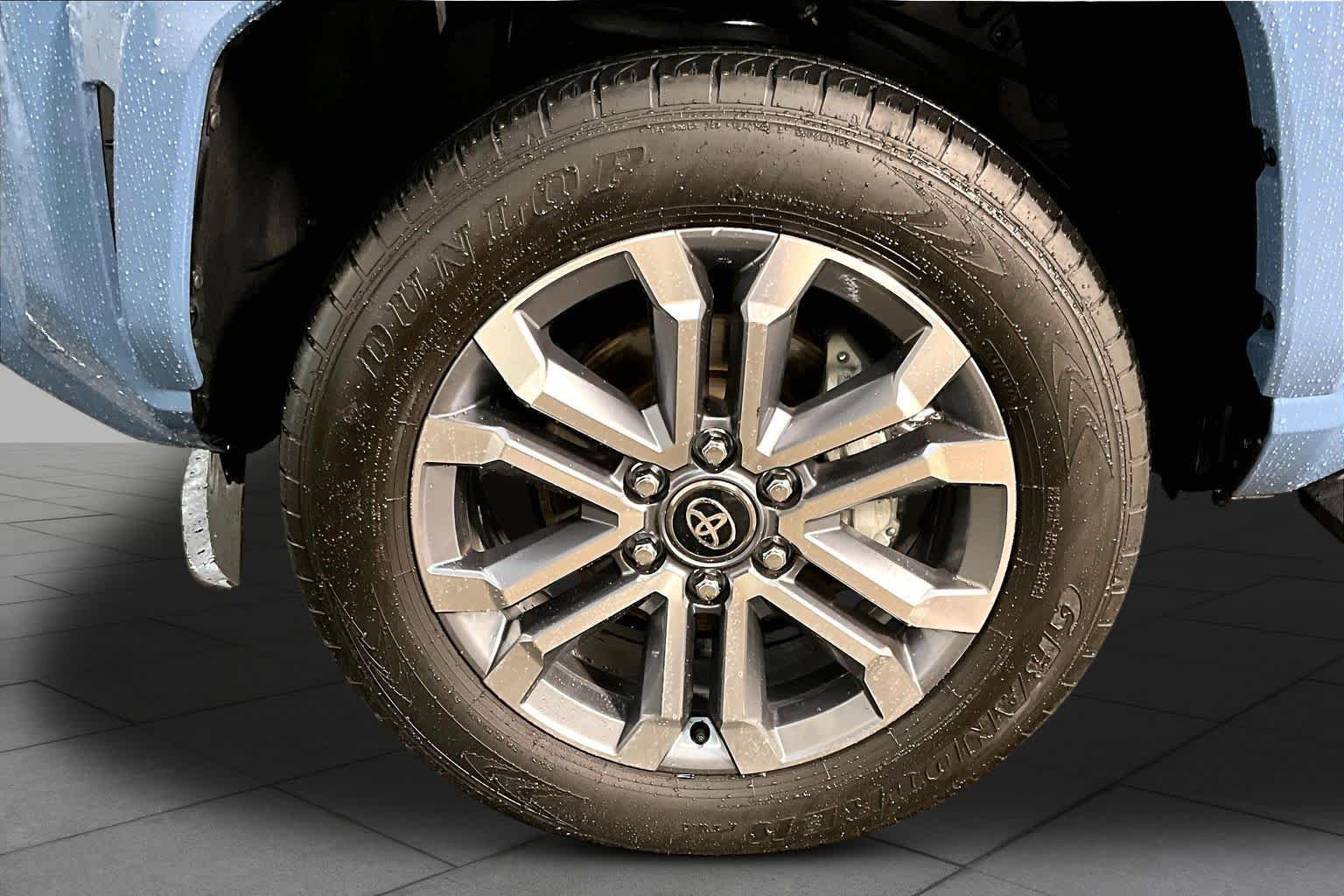 Used 2025 Toyota 4Runner Limited AWD/4WD image 11