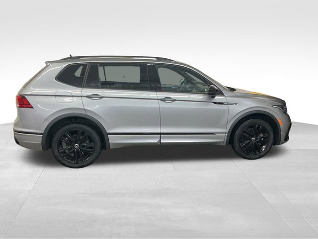 Used 2022 Volkswagen Tiguan SE R-Line image 16