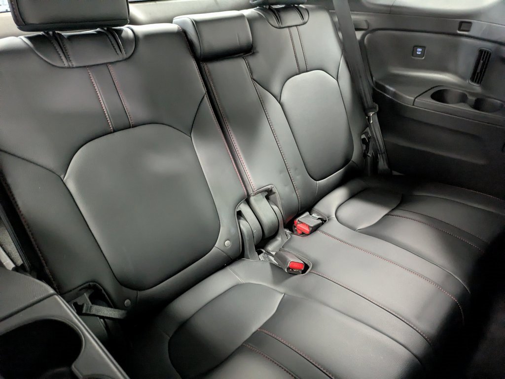 Used 2025 Honda Pilot Black Edition image 27