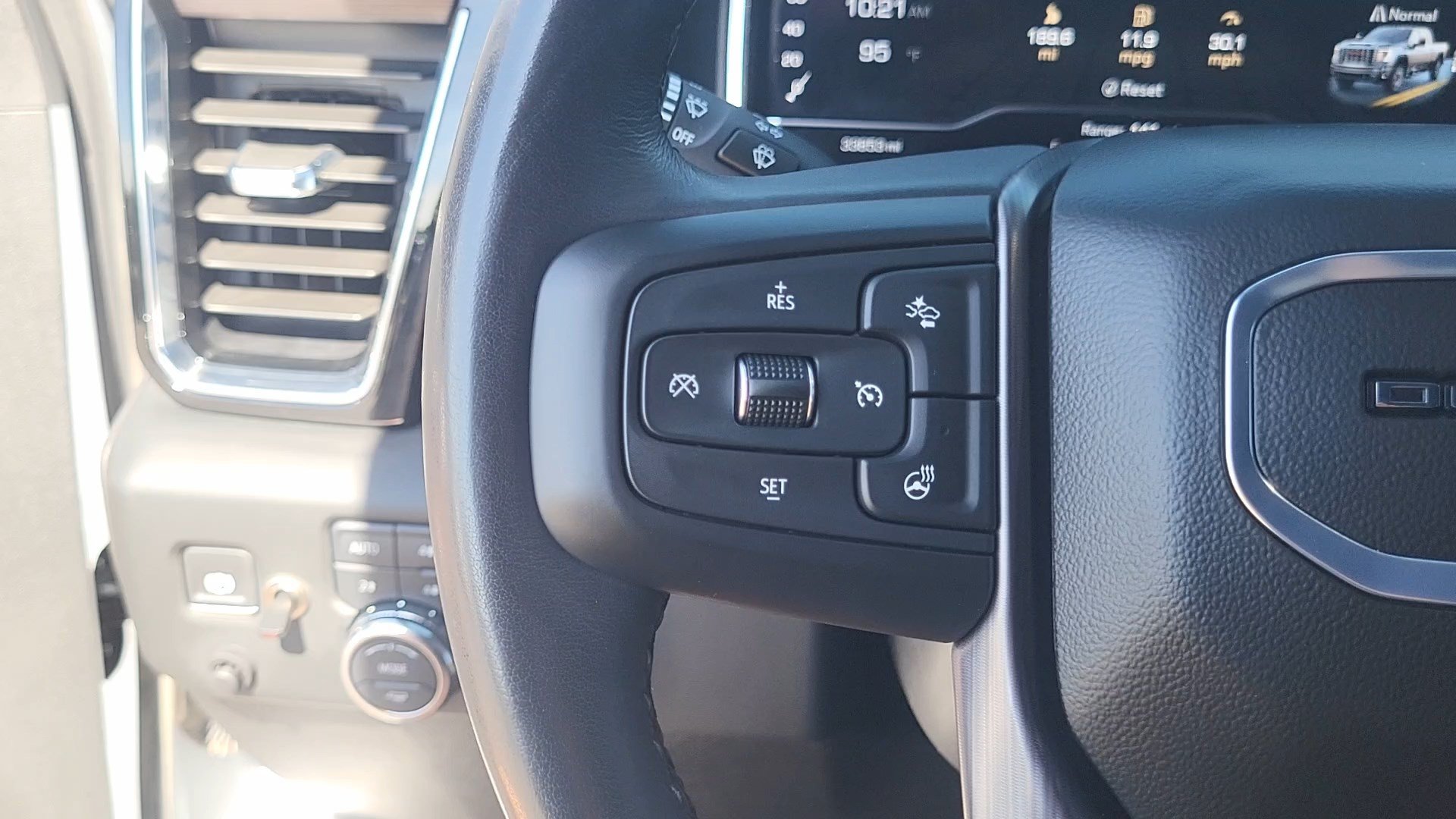 Used 2024 GMC Sierra 3500 Denali Ultimate AWD/4WD image 16