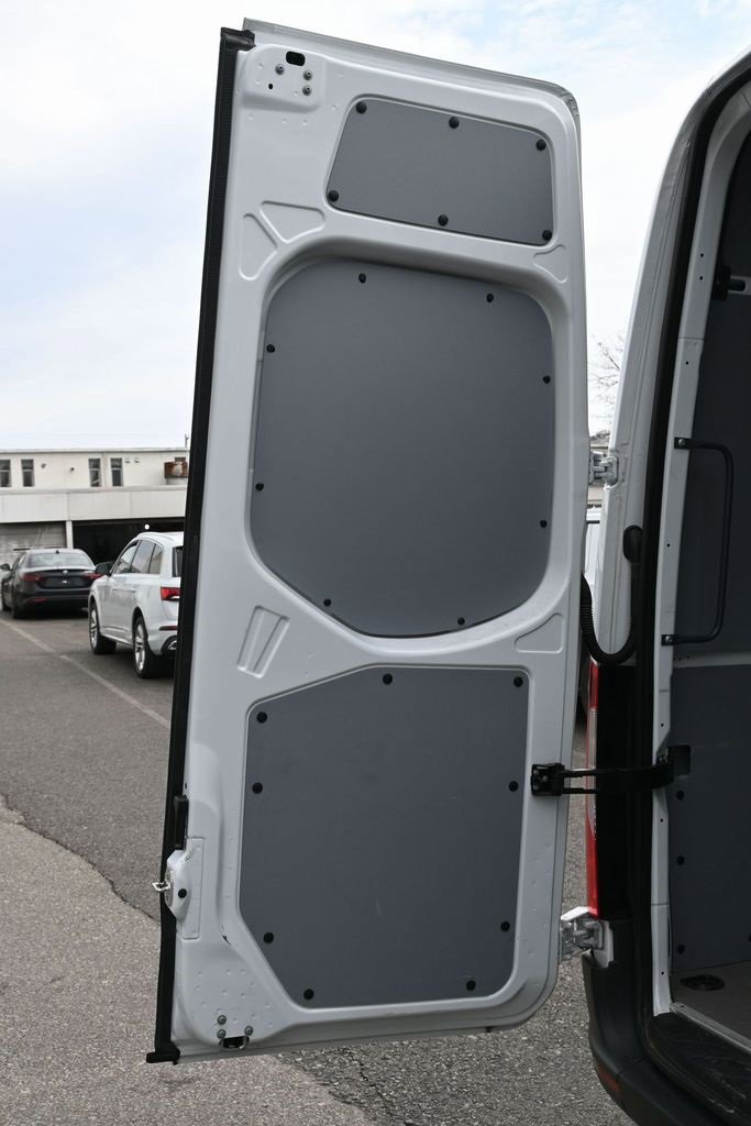 Used 2025 Mercedes-Benz Sprinter 2500 image 10