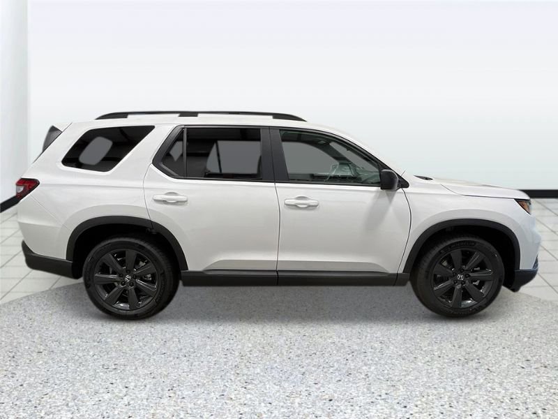 New 2025 Honda Pilot Sport image 2