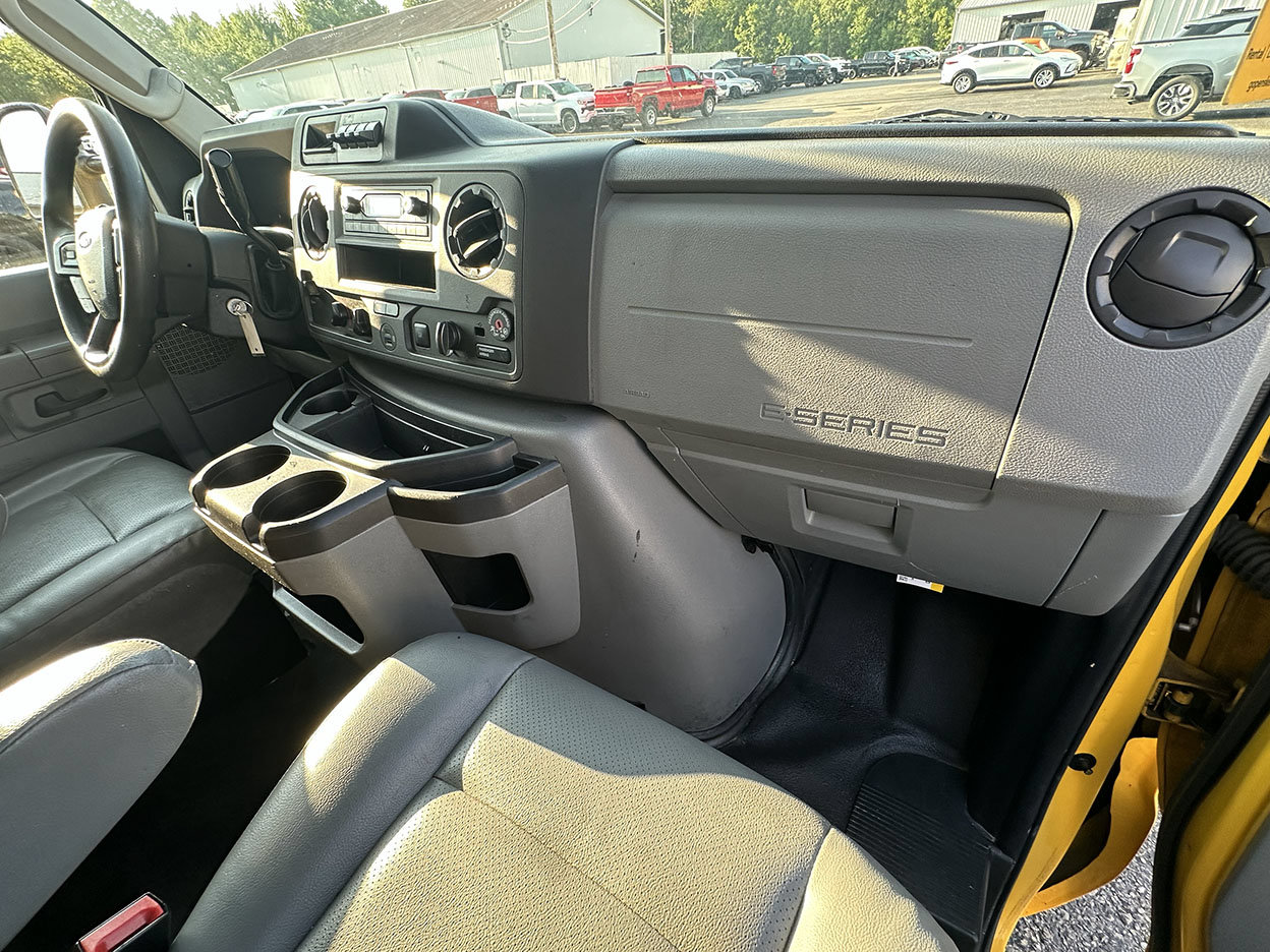 Used 2022 Ford E-350 and Econoline 350 Super Duty RWD image 18