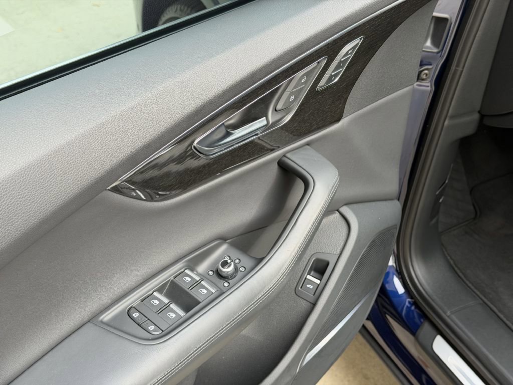 Used 2022 Audi Q7 3.0T Prestige image 21